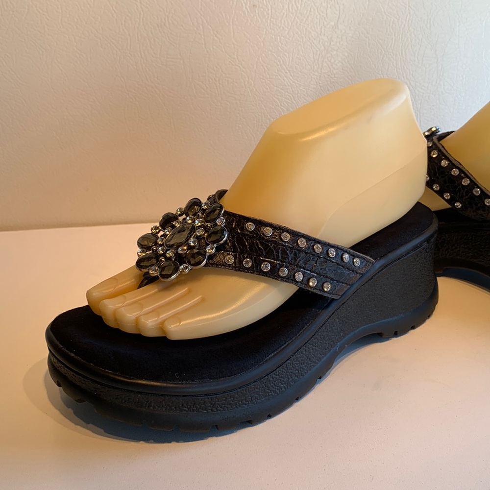 ROPER Flip Flop Sandals NEW WITHOUT BOX